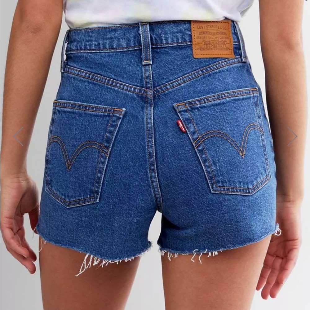NWT Levi’s Ribcage Shorts
